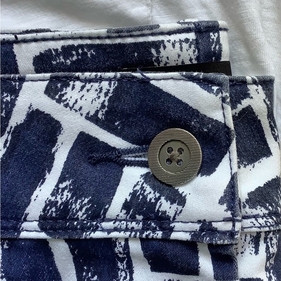 NWOT🫐 The Limited Women's Tailored Shorts - Picture 7 of 14